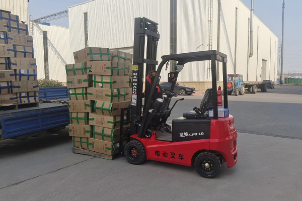 叉車蓄電池要是出現(xiàn)了短路要怎么解決